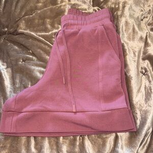 Varley Women's Athletic Shorts in Pink